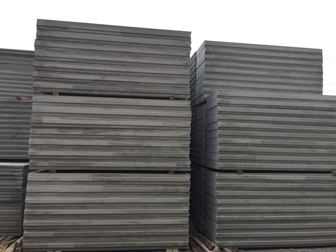 庫存中的輕質隔墻板