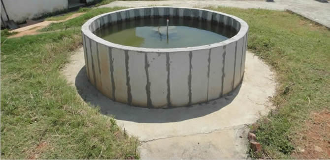 使用輕質隔墻板做成的水池、可以直觀的感受隔墻板的防水性能