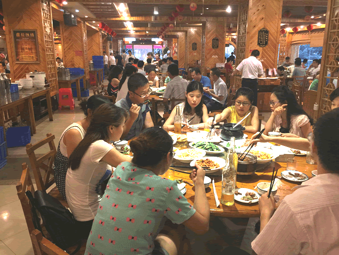 博悅佳輕質隔墻板銷量再創佳績-員工歡聚一堂